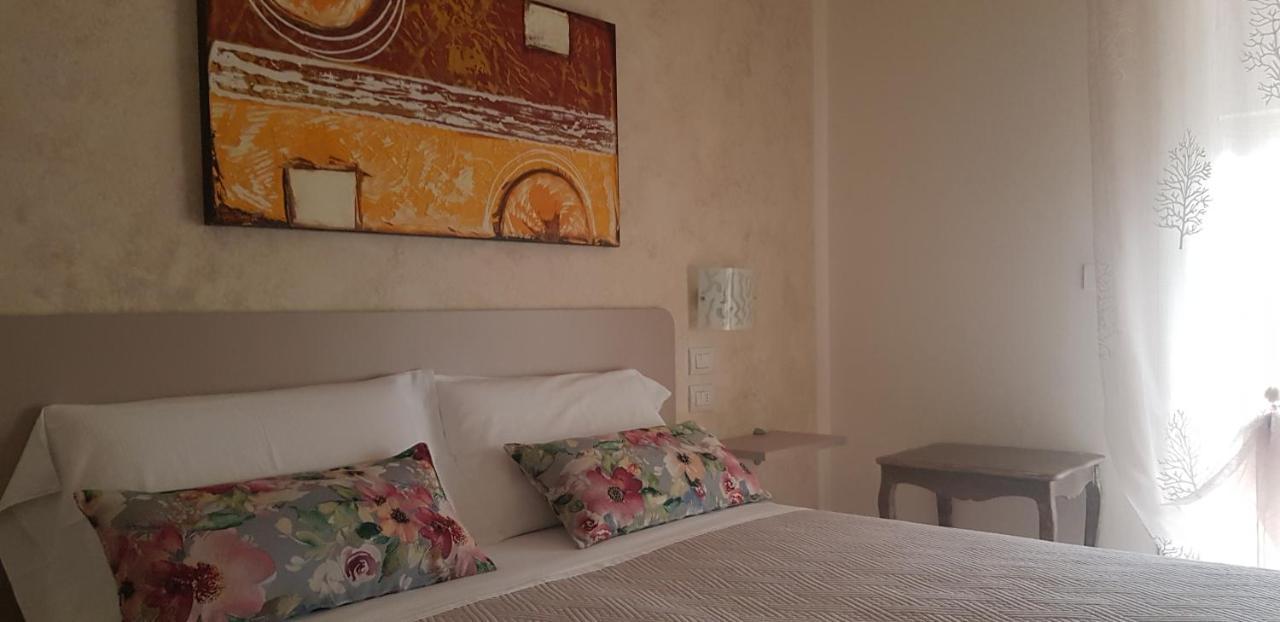 Hotel Margherita Meuble Sirmione Phòng bức ảnh