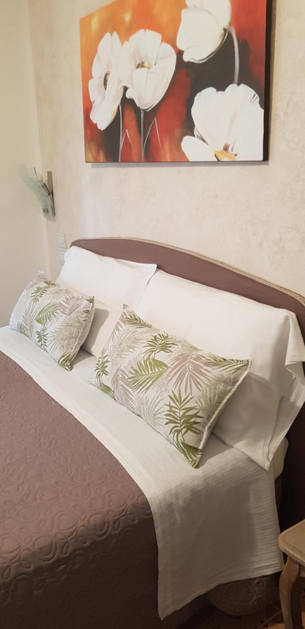 Hotel Margherita Meuble Sirmione Phòng bức ảnh