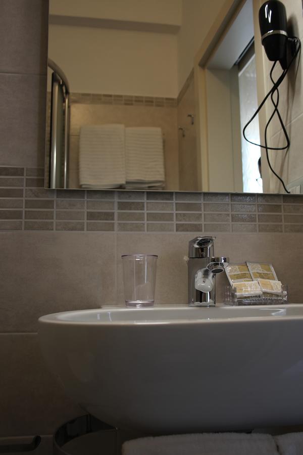 Hotel Margherita Meuble Sirmione Ngoại thất bức ảnh