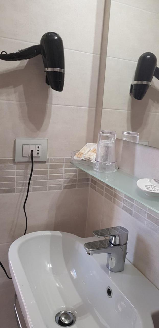 Hotel Margherita Meuble Sirmione Ngoại thất bức ảnh